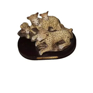Louis Dionne Cheetah Statue MRH19529-4 - Exquisite Home Decor Accent, Animal Fig